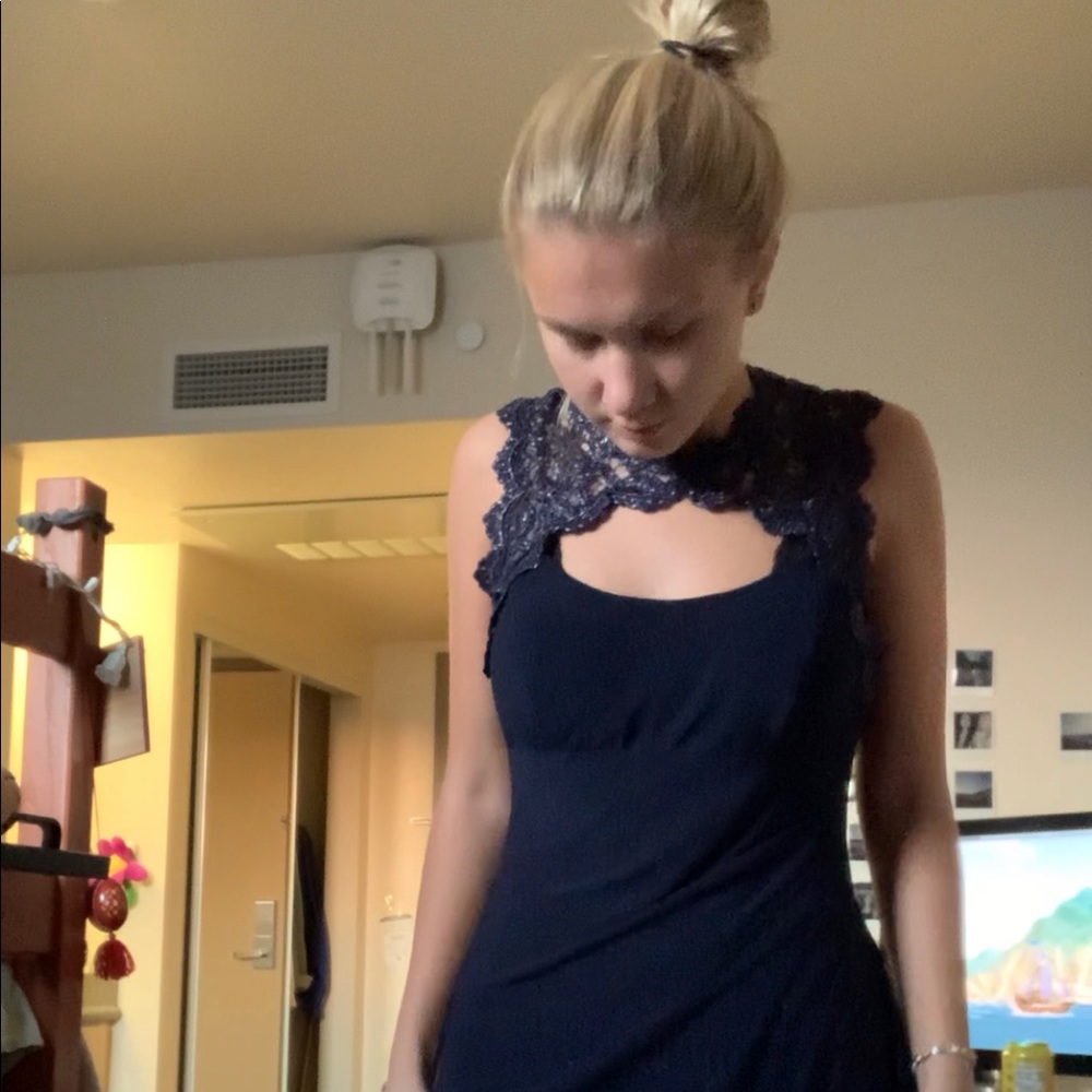 Formal Dress - Picture 7 of 11